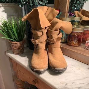 American Eagle camel slouchy boots w buckles 9.5